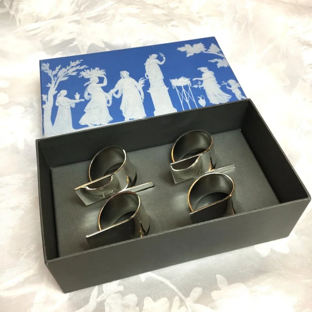 * Wedgewood Silver Abstract Contempory Napkin Rings Set of 4 NWT